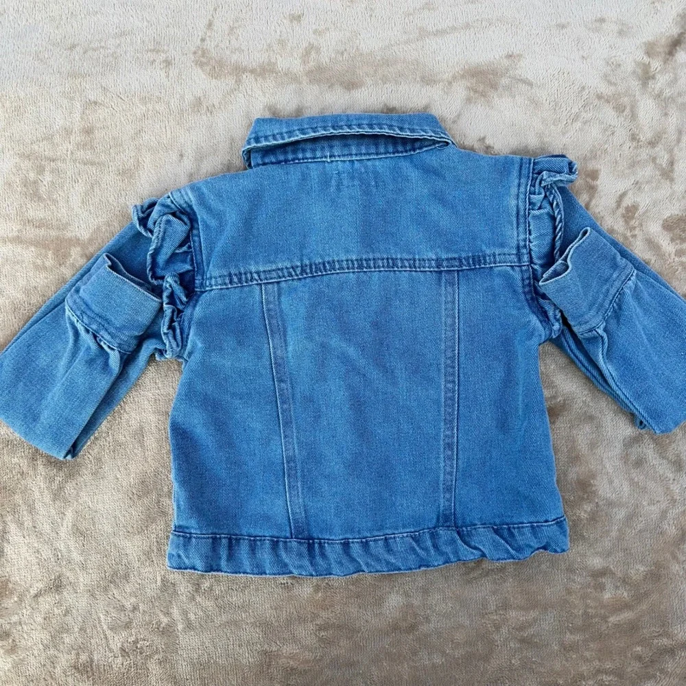 Btween Denim Jacket Girls Size 6 Blue Ruffle Shoulder‎ Cutie Jacket Excellent